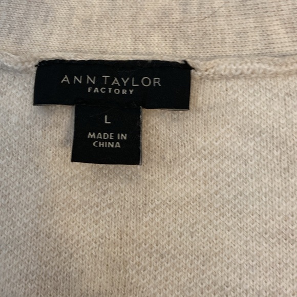 Ann Taylor Animal print Cardigan Size L - Picture 2 of 4